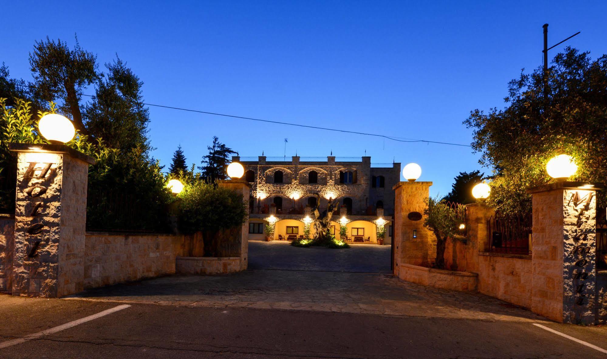 Hotel Castel Miramonti Selva Di Fasano Exterior photo